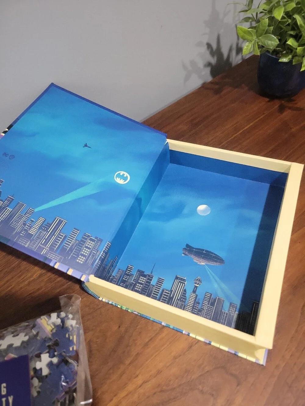 Batman Book & 500-Piece Jigsaw Puzzle EXPLORING GOTHAM CITY DC Comics OPEN BOX